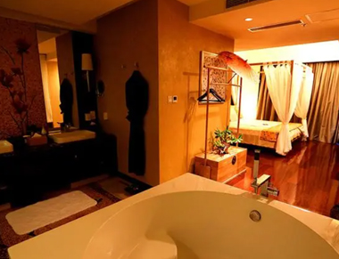 杭州上城区养生会所的黄昏恋：当爱情遇上八十岁